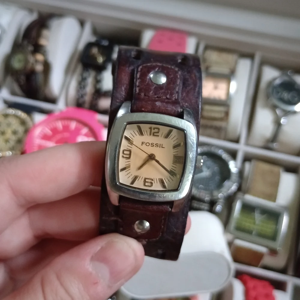 Vintage Fossil Brown Leather Women's Watch